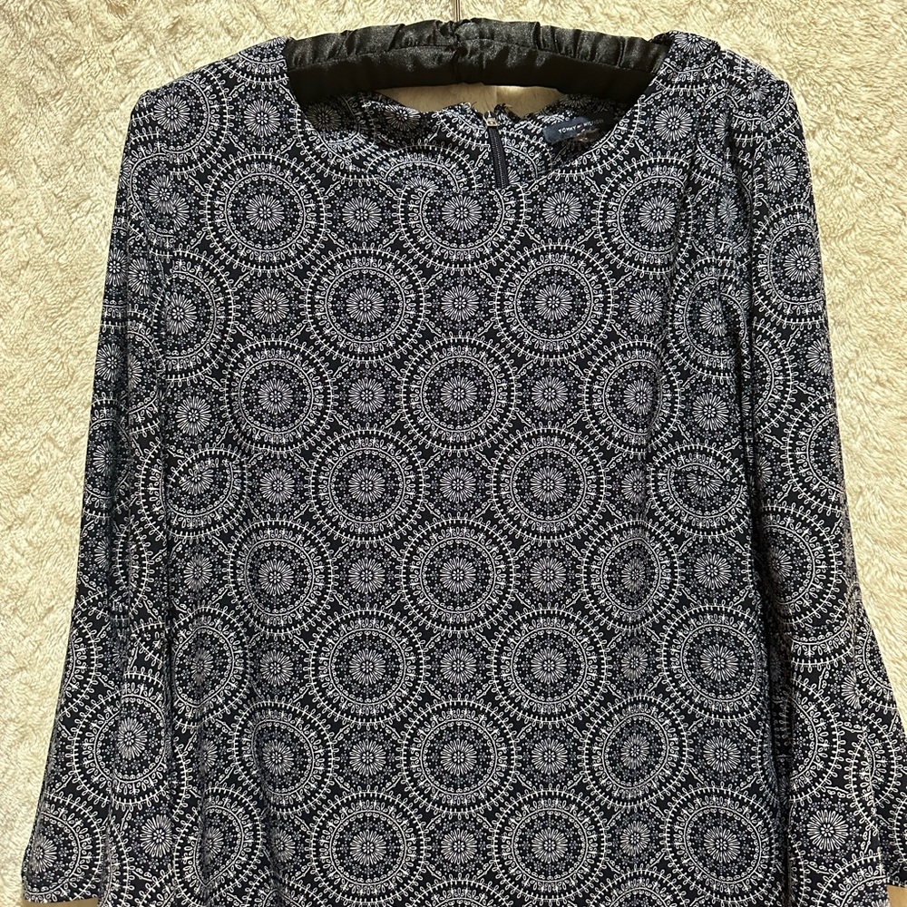 Black and White Patterned Women's Top